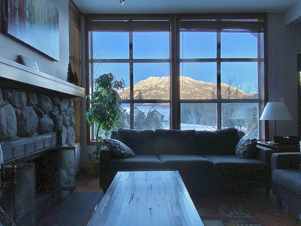 Ansichten! Helle, geräumige 2 Br 2Ba Corner Stadthaus in Blackcomb Benchlands! in Whistler, Whistler Blackcomb