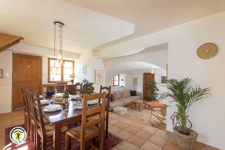 Gîte pour 10 personnes, avec terrasse et jardin, animaux acceptés à Allemond - 3