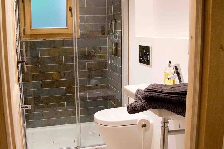 Gîte pour 16 personnes, avec balcon ainsi que jacuzzi et jardin à Verchaix - 4