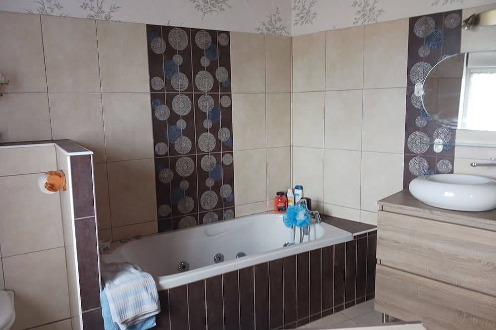 Seaside gite for 6 people, pets welcome. in Réville, Cherbourg und Umgebung