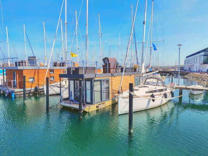 Hausboot für 2 Personen, mit Ausblick in Heiligenhafen