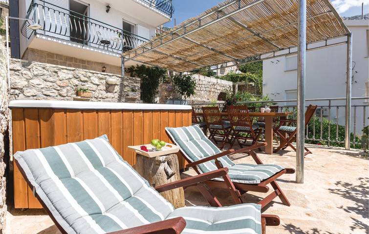 Ferienhaus für 9 Personen, mit Terrasse an der Makarska Riviera