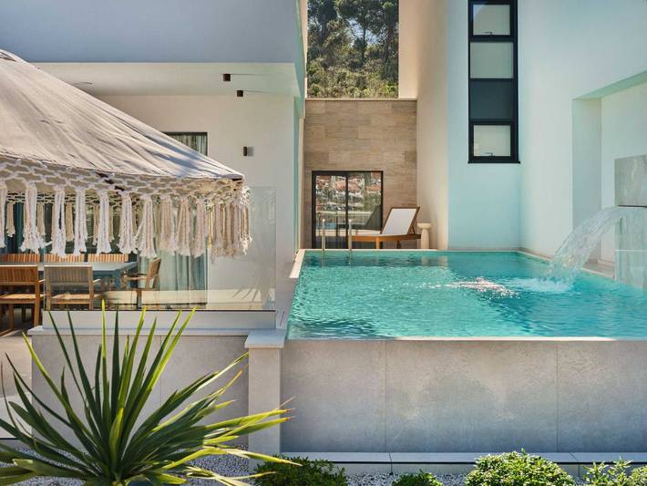 Villa pour 10 personnes, avec jacuzzi et terrasse ainsi que sauna et piscine à Trogir - 2