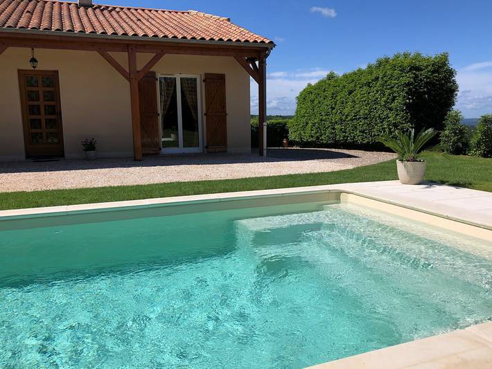 Gîte pour 6 personnes, avec jardin ainsi que terrasse et piscine à Montignac - 4