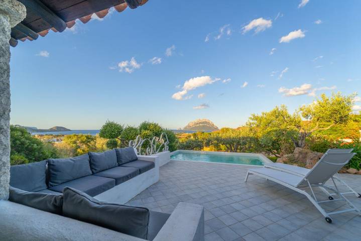 Villa per 4 persone, con Balcone/Terrazza e Giardino nonché Piscina a Porto San Paolo
