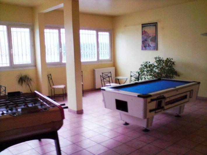 Hôtel pour 3 personnes, avec jardin et sauna ainsi que piscine et bassin pour enfant à Port-de-Bouc - 4