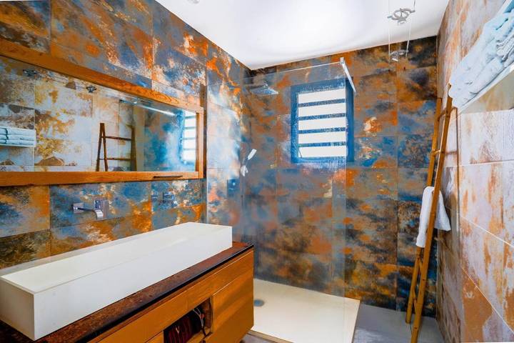 Location de vacances pour 9 personnes, avec vue ainsi que piscine et jardin, adapté aux familles à La Saline les Bains - 2