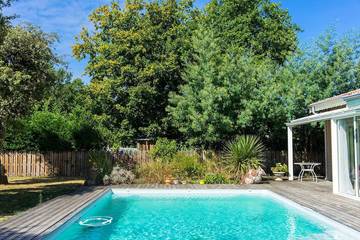 Gîte pour 6 personnes, avec jardin à Biganos