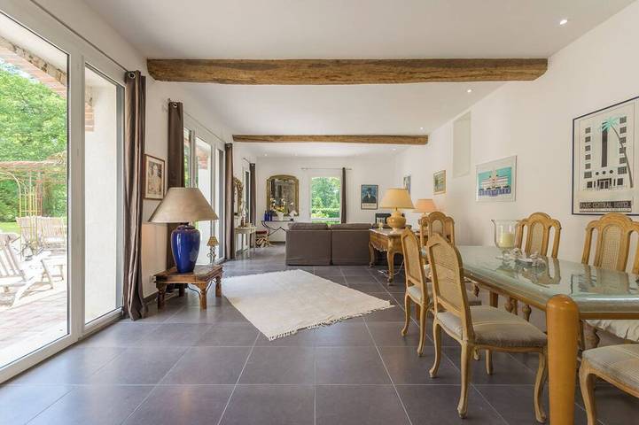 Location de vacances pour 8 personnes, avec Terrasse et Jardin dans Orphin