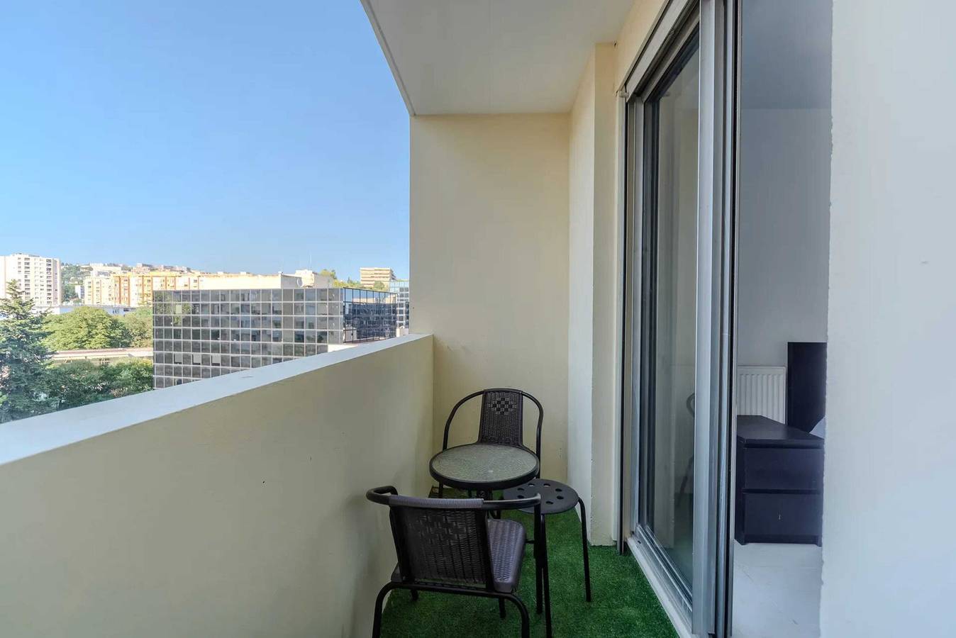 Entire apartment, Cozy Apartment with Sea View in Nice in Nice (France), Nice region