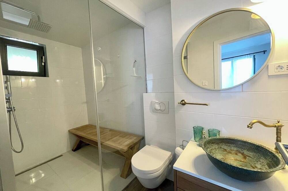 Entire apartment, Opatija Studio Garden Oasis by the Beach Artspace in Opatija Riviera