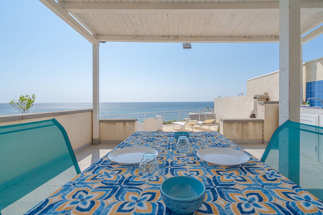 Zimmer 'Faraglione 1' mit Meerblick, Wi-Fi und Klimaanlage in Spiaggia di Eloro, Lido di Noto