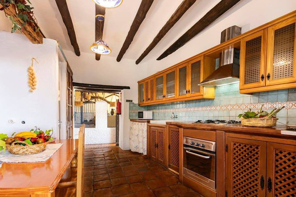 Beautiful House with Private Pool near the Costa del Sol in Alcaucín, Málaga Province