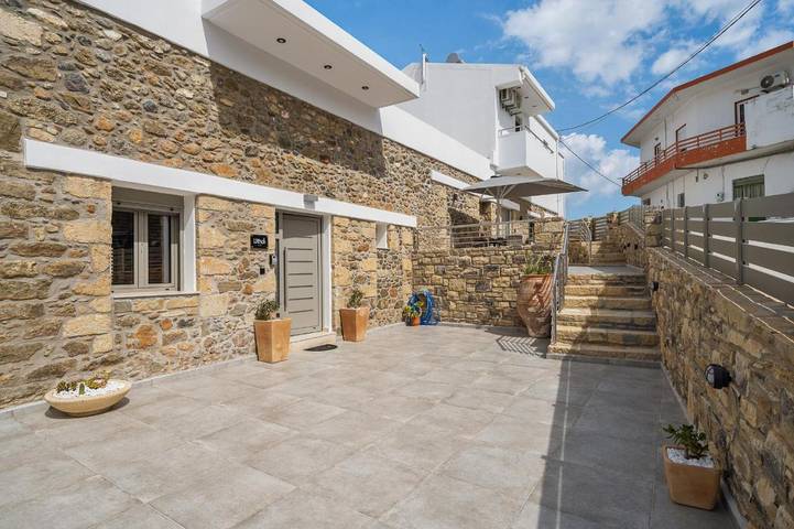 Gîte pour 4 personnes, avec vue ainsi que terrasse et piscine ó Zarós - 3