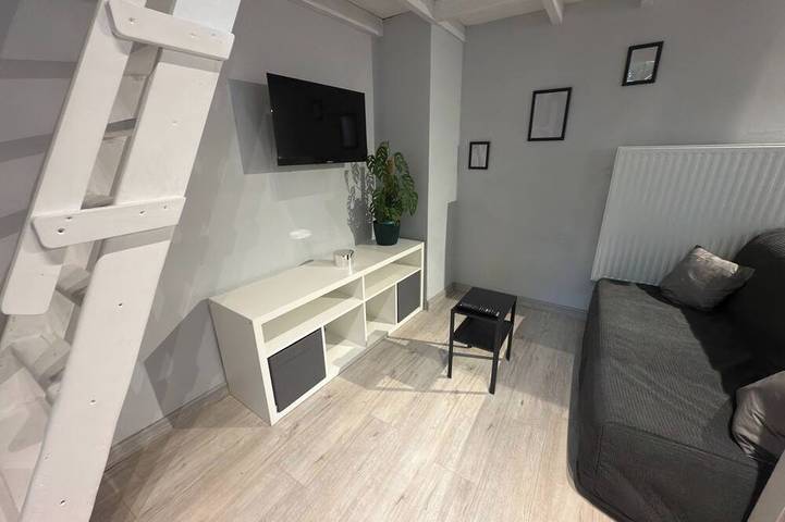Ganze Wohnung, Apartment with Mezzanine and Private Courtyard in Kazimierz, Krakau