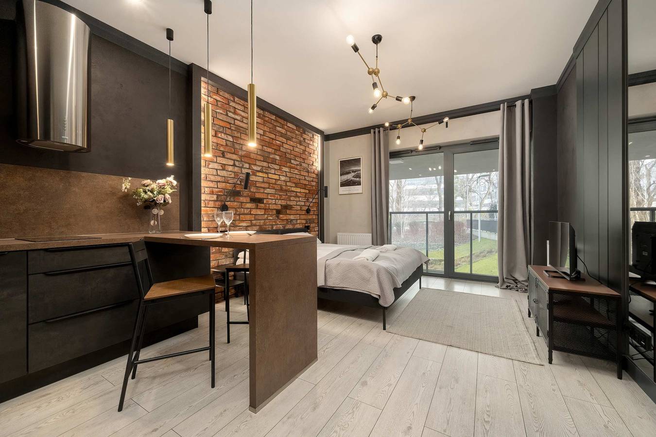 Entire studio, Walońska 19 | Atmospheric Studio for  2 | Wifi in Wrocław, Lower Silesia