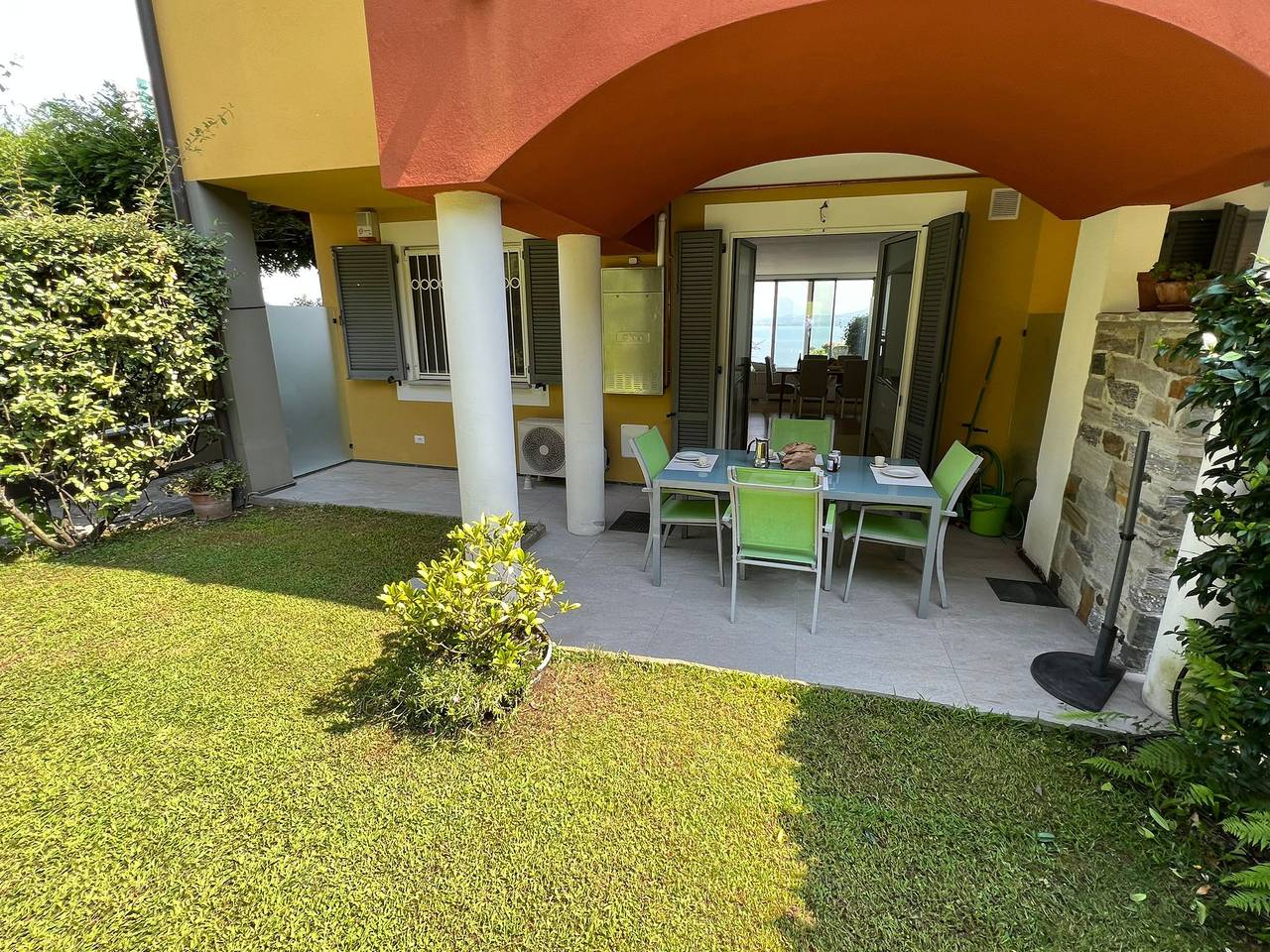 Ganze Wohnung, Verbano Boutique Apartment in Meina with lake view in Meina, Comune di Meina