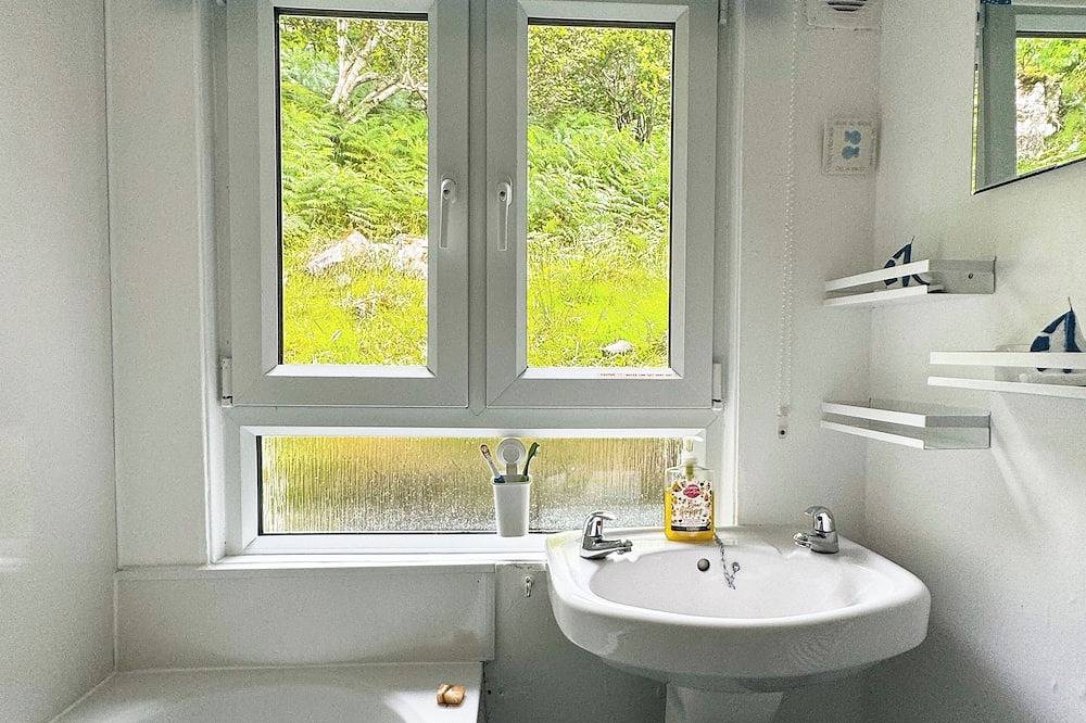Na Fuarain - Peaceful stone cottage with stunning views in Argyll & Bute
