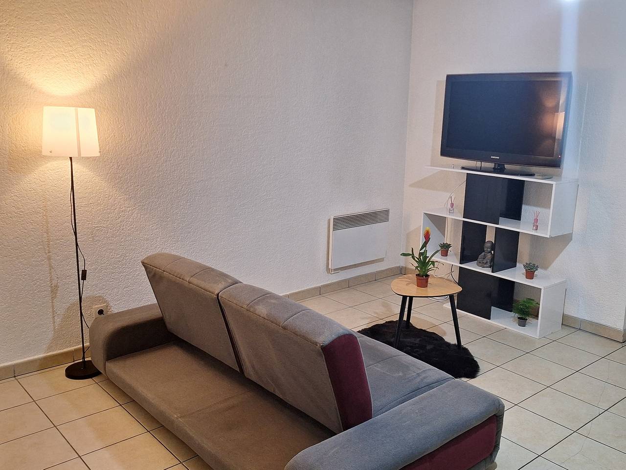 Ολόκληρο το διαμέρισμα, Apartment 'Near Geneva' with Mountain View in Αννεμάσση, Saint-Julien-en-Genevois region