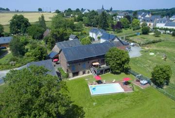 Maison d’hôte pour 4 personnes, avec vue ainsi que piscine et terrasse dans la Sarthe