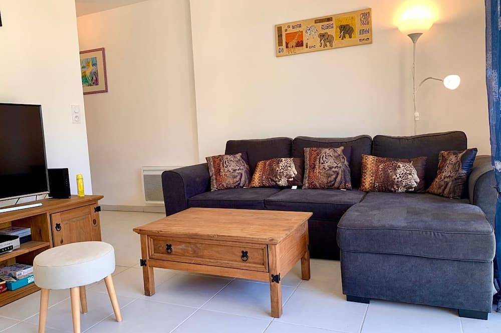 Entire apartment, Comfort 3* near beach, air conditioning and parking in Mèze in Mèze, Côte d'Améthyste