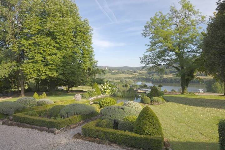 Gîte pour 10 personnes, avec piscine ainsi que vue et jardin à Lissac-sur-Couze - 3