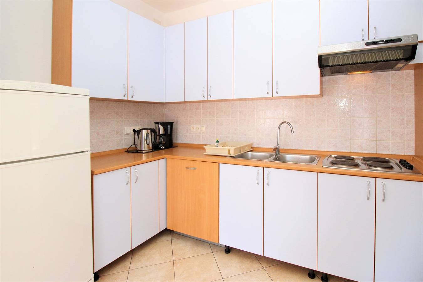 Ganze Wohnung, Apartment Lucijana Nr.4 - mit Balkon, 150m vom Strand entfernt in Baska, Krk