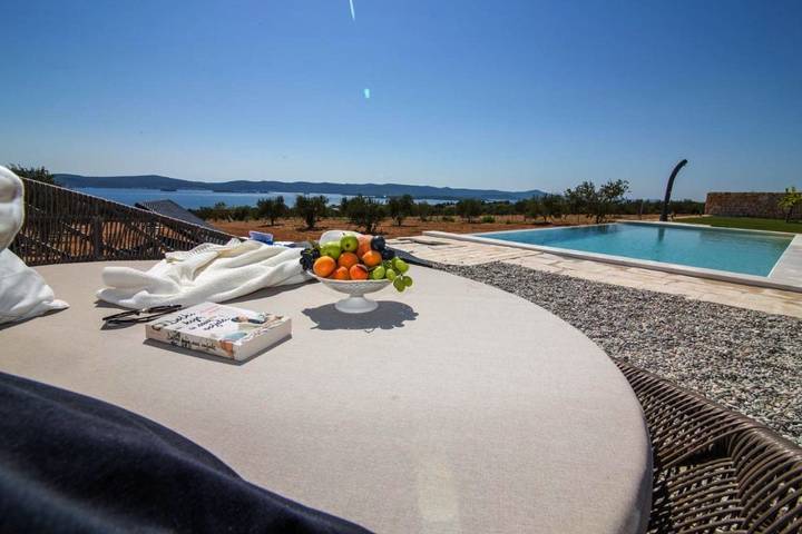 Villa pour 6 personnes, avec jardin ainsi que piscine et vue, animaux acceptés à Biograd na Moru - 4