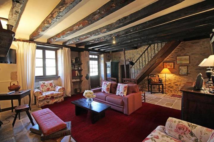 Location de vacances pour 7 personnes, avec piscine et jardin à Ambazac - 4