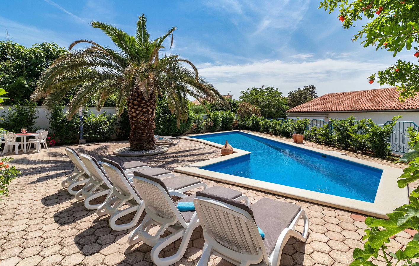 Apartamento vacacional entero, Acogedor apartamento con piscina, terraza y acceso a la playa a 1,5 km in Pjescana Uvala, Costa sur de Istria