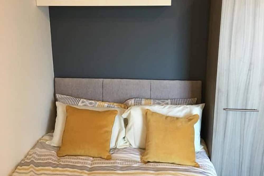 Whole-Casa-Baño Privado in Stoke-on-Trent, Midlands