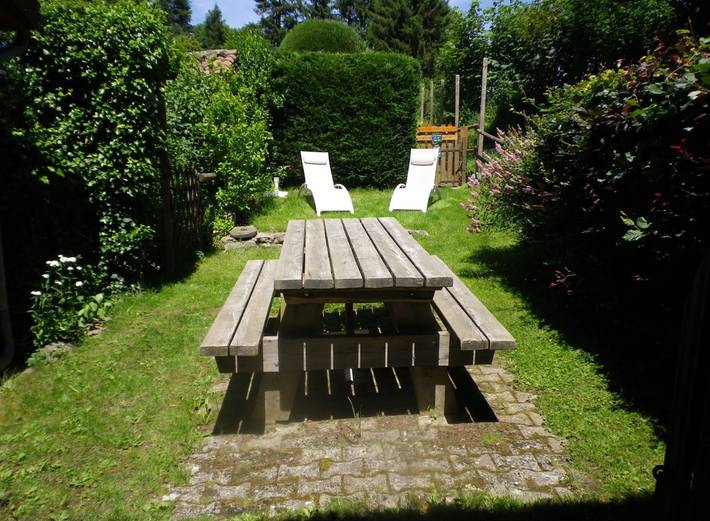 Gîte pour 4 personnes, avec terrasse ainsi que jardin et piscine dans le Puy-de-Dôme - 4