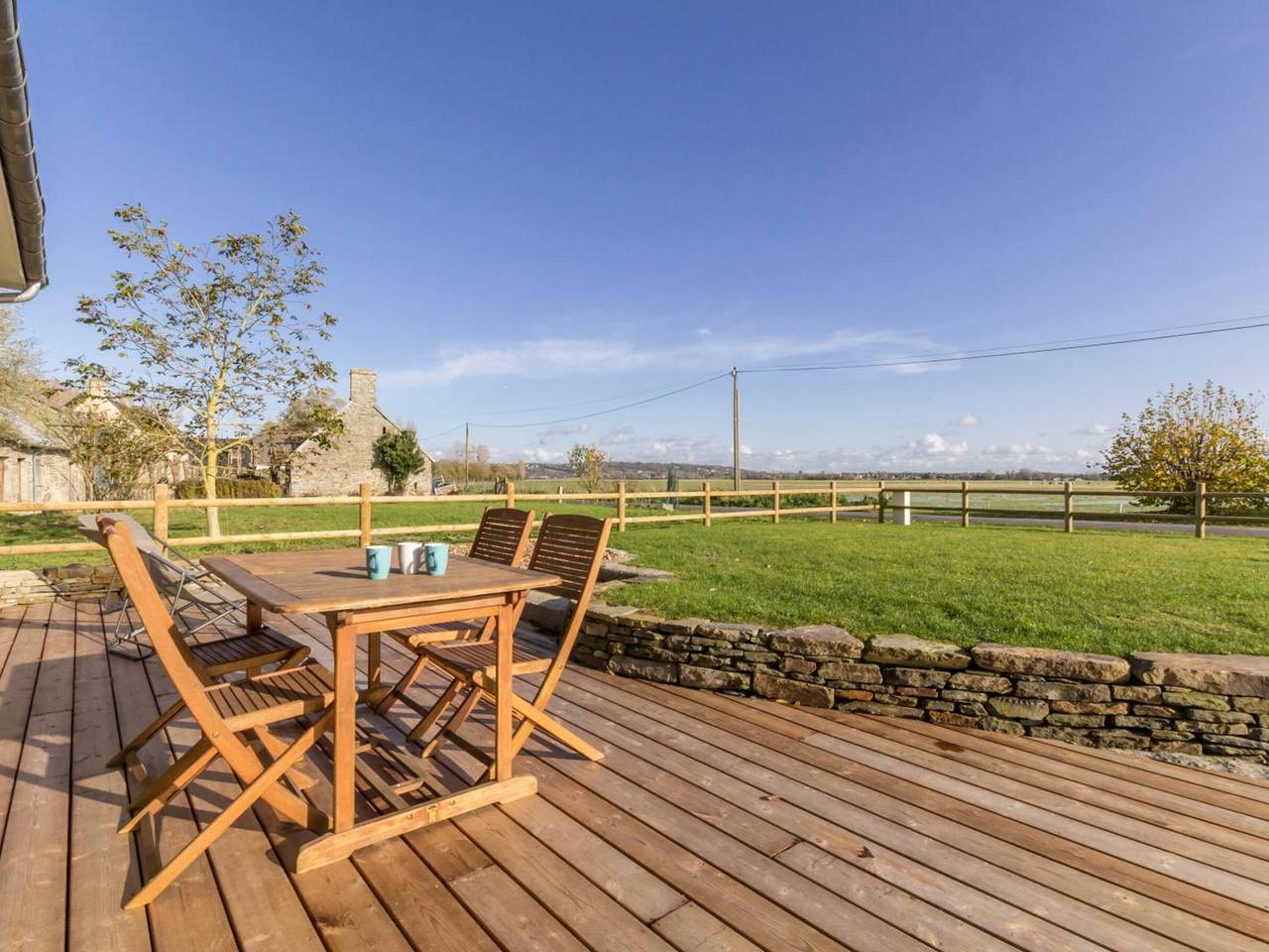 Maison au bord de la baie avec animaux admis et parking à Vains in Vains, Baie du Mont-Saint-Michel