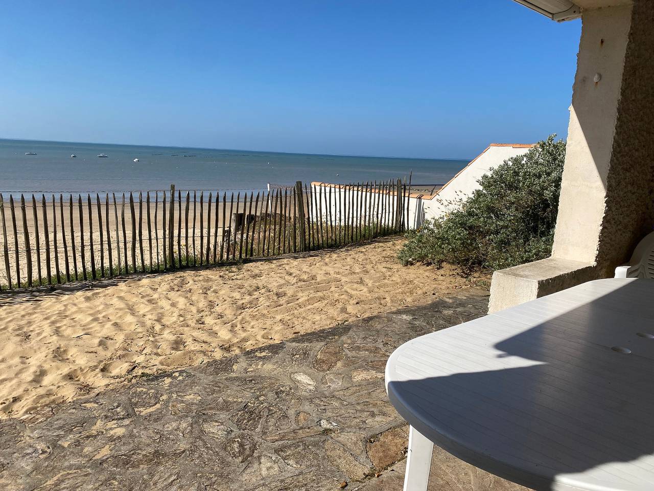 Lovely House Facing the Beach - 3 Bedrooms in La Tranche-sur-Mer in La Tranche-sur-Mer, Vendée