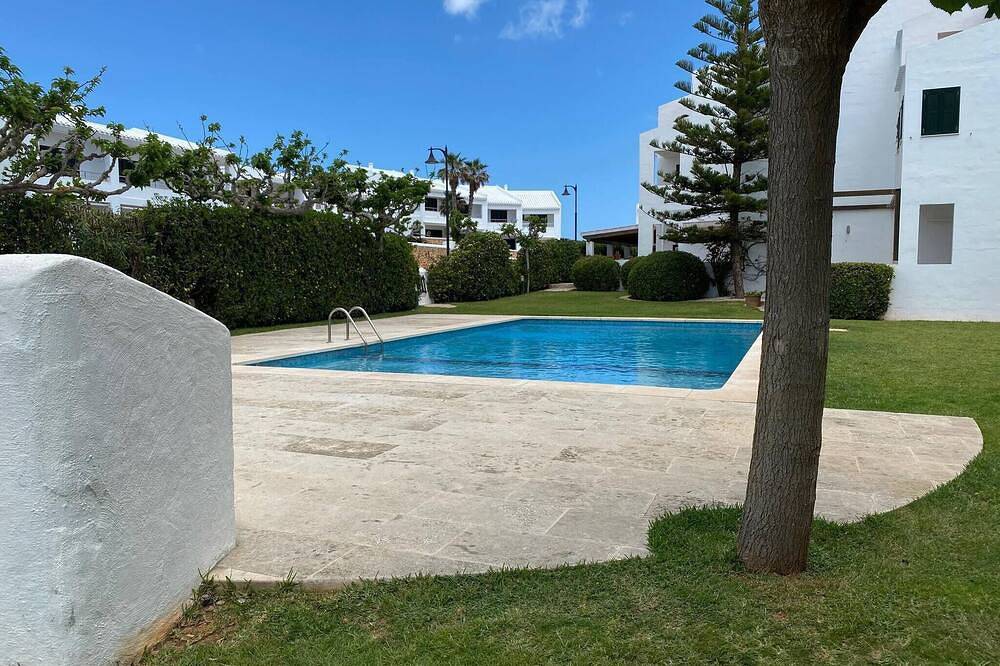 Entire apartment, Spacious apartment in a quiet area near the sea in Fornells, Es Mercadal