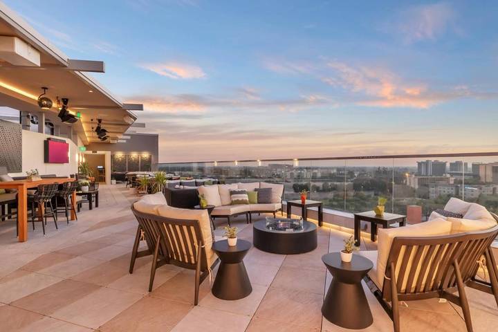Apartamento para 4 personas, con jardín además de vistas y piscina en Anaheim