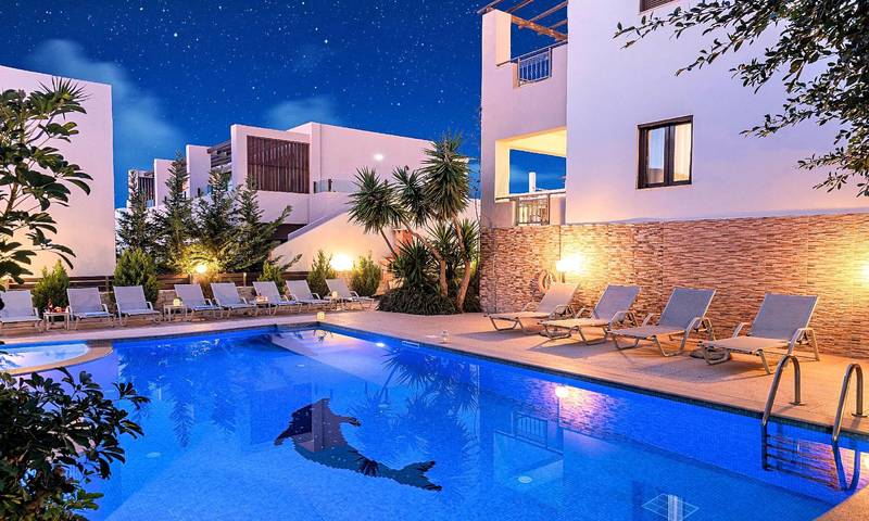 Ferienhaus für 28 Personen, mit Sauna und Pool sowie Terrasse und Garten - 1