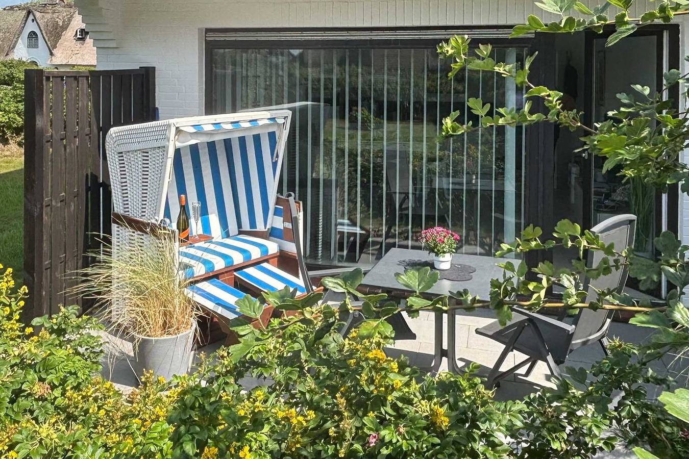 Ganze Wohnung, 2-Zimmer Ferienwohnung am Dorfteich mit ca. 50 m², für bis zu 3 Personen. in Wenningstedt, Sylt