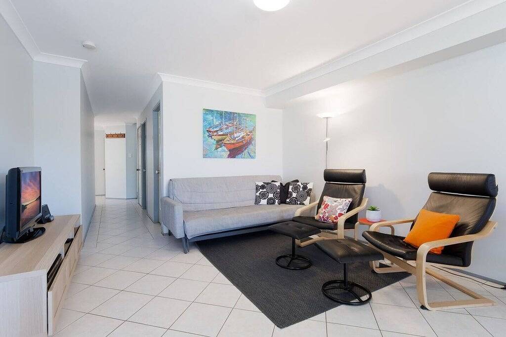 Blue Bay - Close to Fingal Bay Beach. Mid Week Stay Special Now On. in Fingal Bay, Hunter Valley