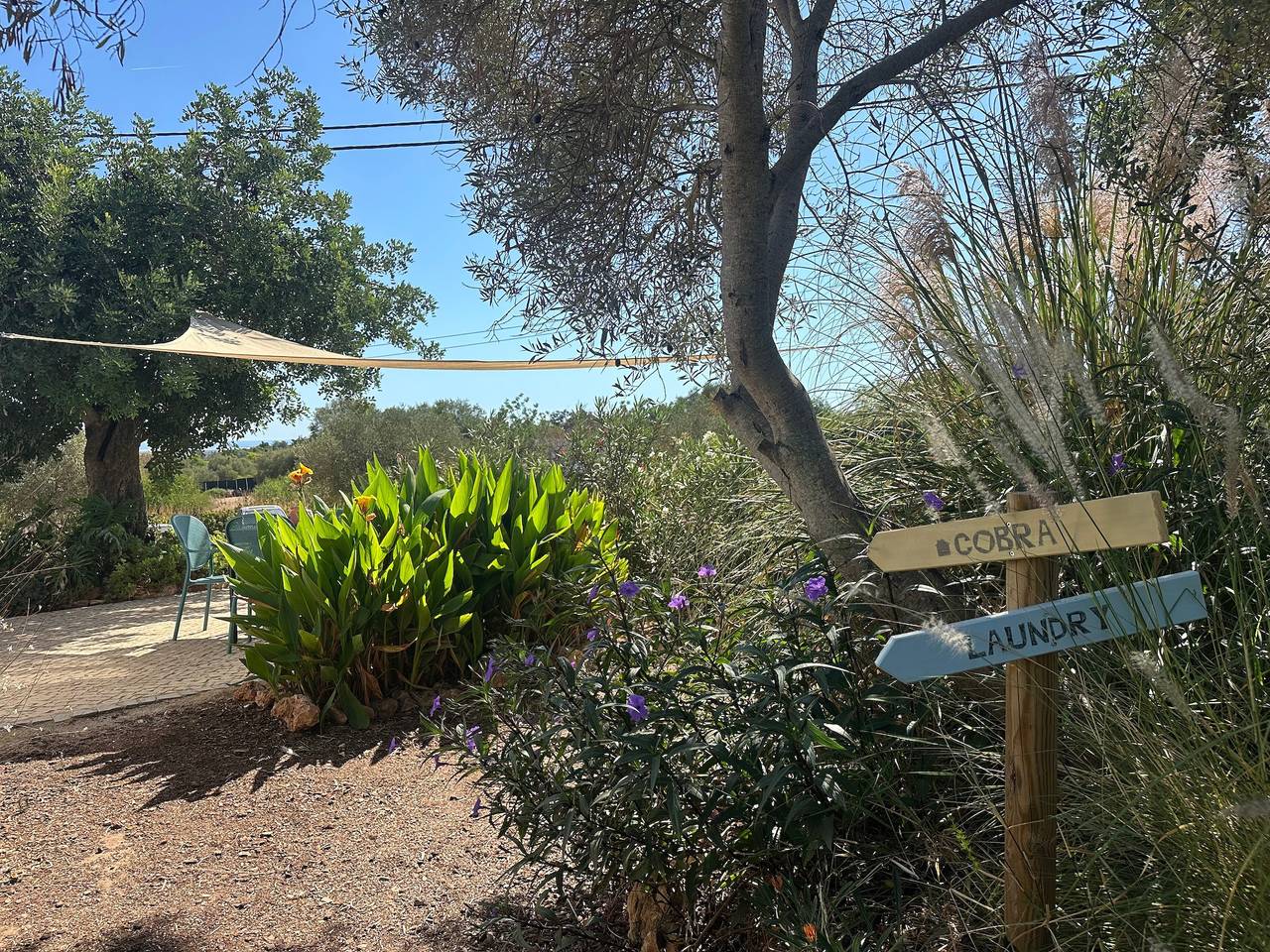 Casa de férias 'Casa Cobra' com vista para a montanha, piscina partilhada, jardim e Wi-Fi in Moncarapacho, Ria Formosa