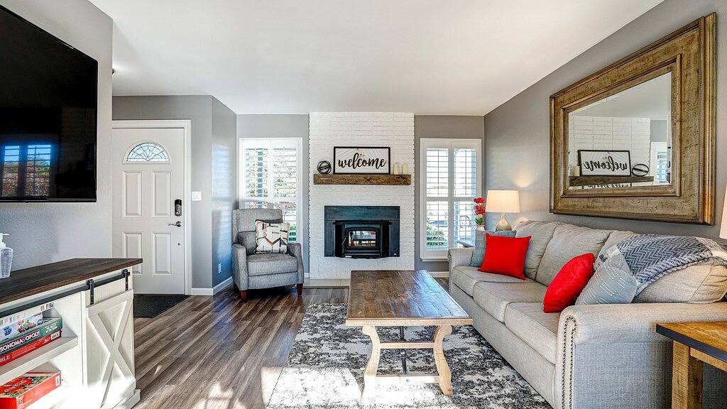 Home near Sonoma w/ heated pool in Santa Rosa, California North Coast