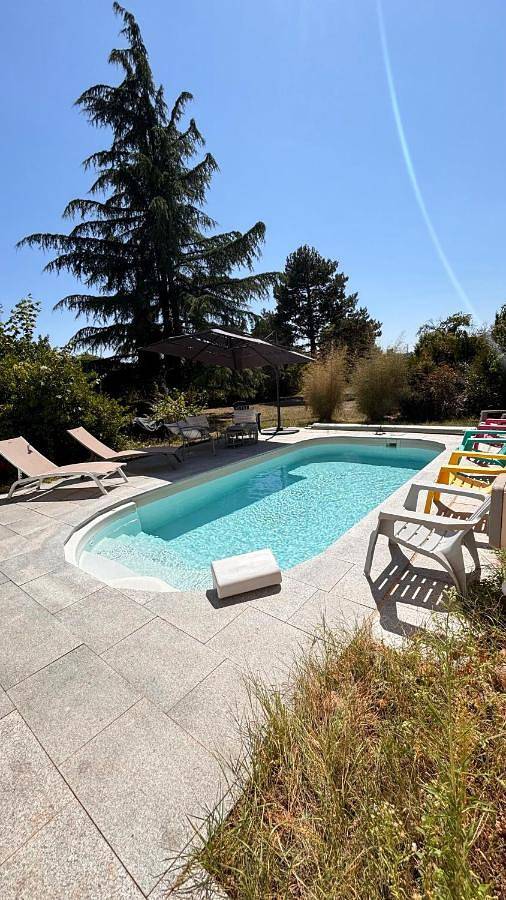 Location de vacances pour 8 personnes, avec balcon et piscine ainsi que vue et jardin à Bellerive-sur-Allier - 4