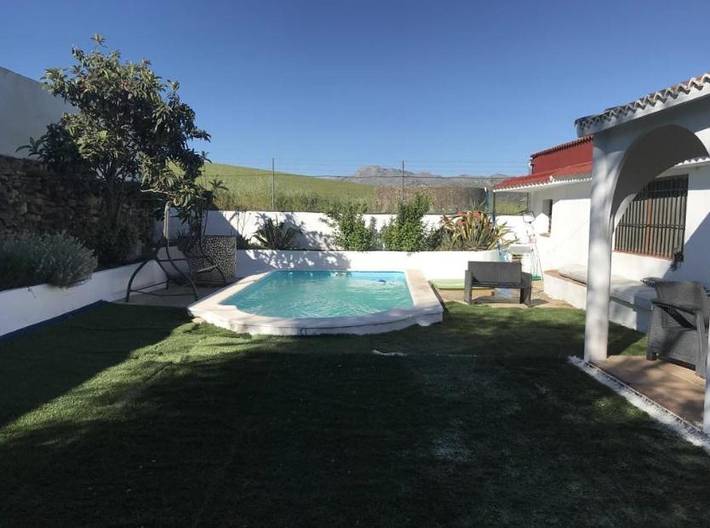 Casa de vacaciones para 17 personas, con jardín además de terraza y piscina, Se admiten mascotas - 1