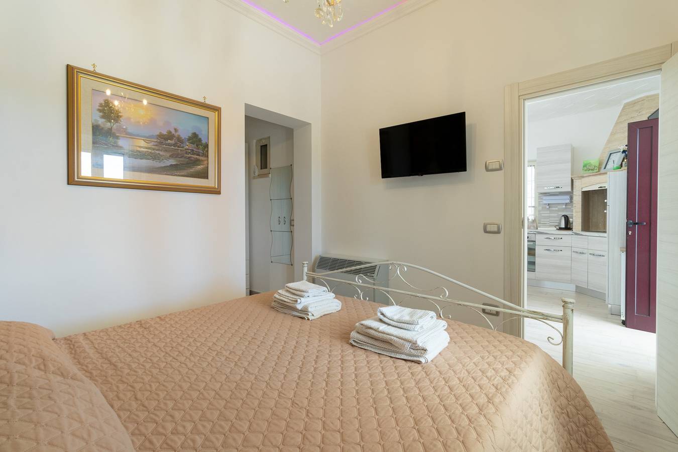 Appartement entier, Appartement 'Romantica' avec piscine partagée, Wi-Fi et climatisation in Putignano, Province de Bari