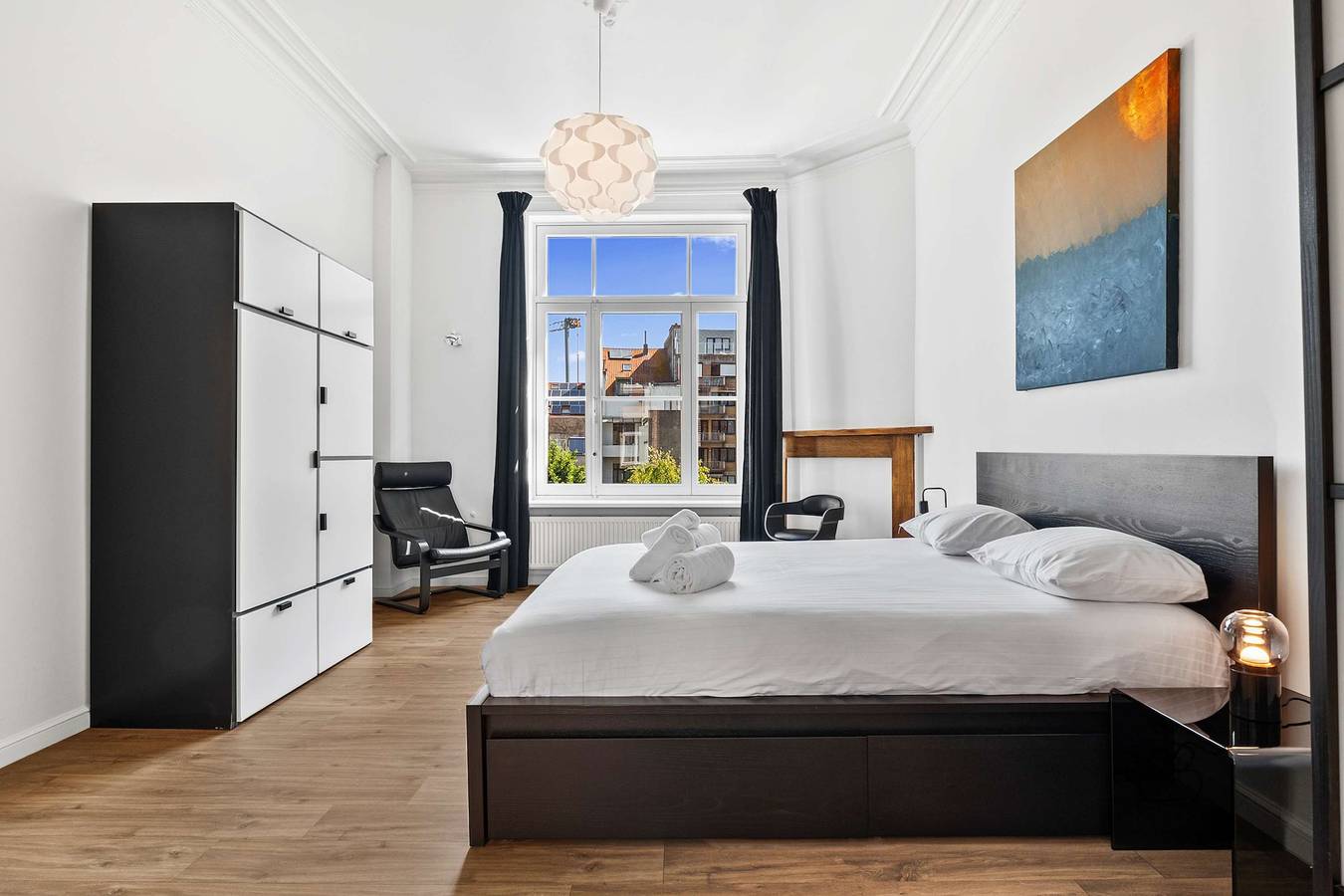 Grand Ostend townhouse with sauna near the sea in Oostende stadt, Oostende