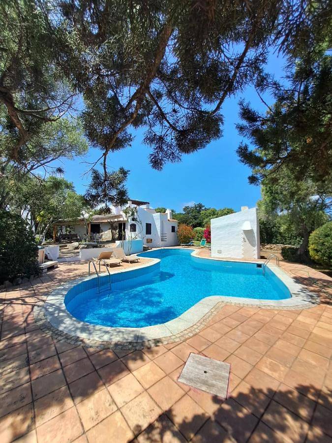 Villa pour 10 personnes, avec jardin et vue ainsi que piscine et balcon à Porto Cervo - 2