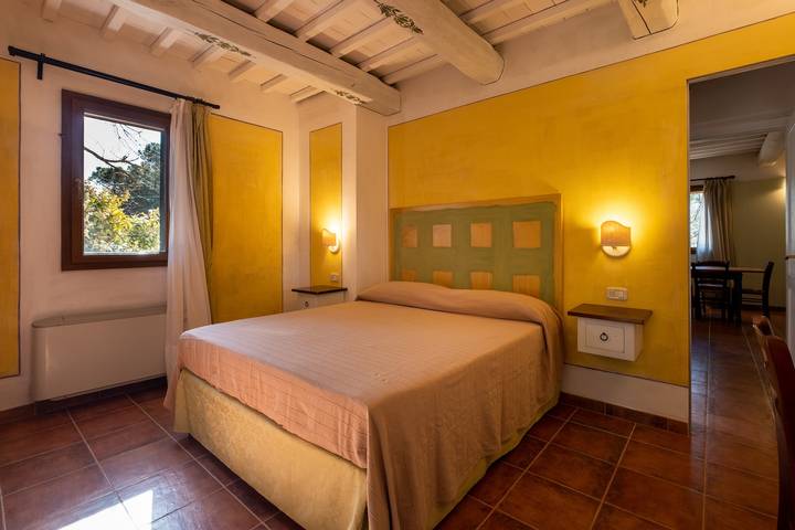 Farmhouse "Rosaspina - Appartamento 1" with Shared Garden & Shared Pool in Capalbio, Grosseto Provinsen
