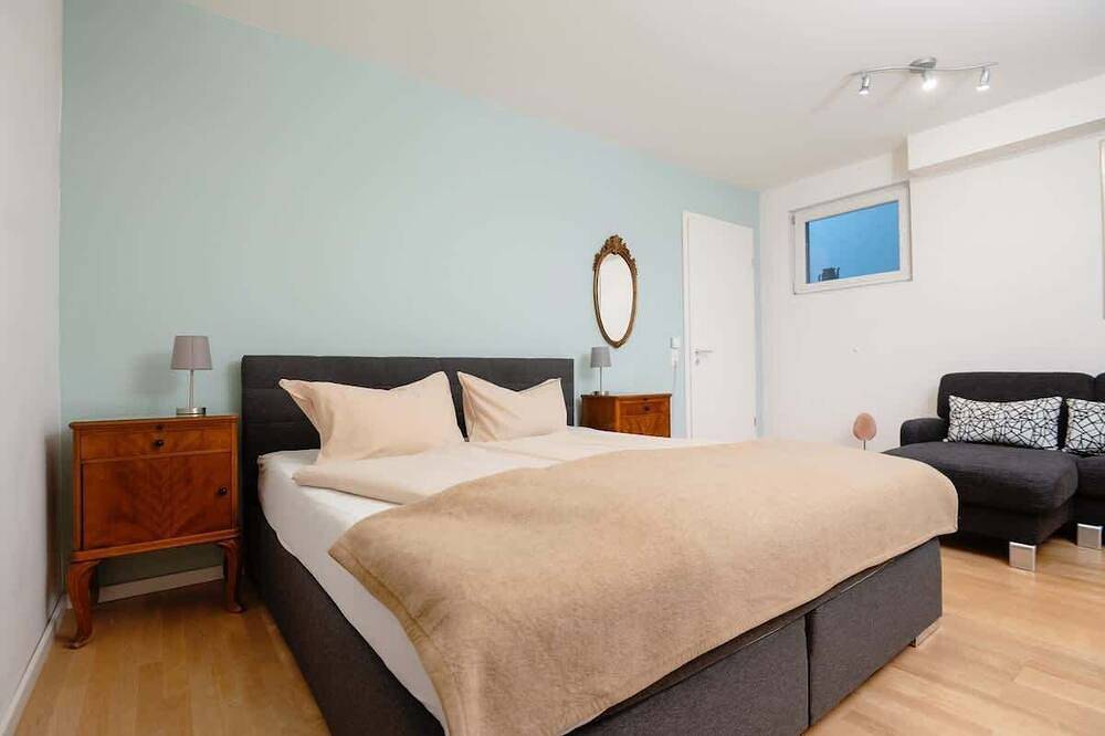 Ganze Wohnung, Beim Thoeny - schoenes Apartment mit privatem Zugang in Utting, Ammersee