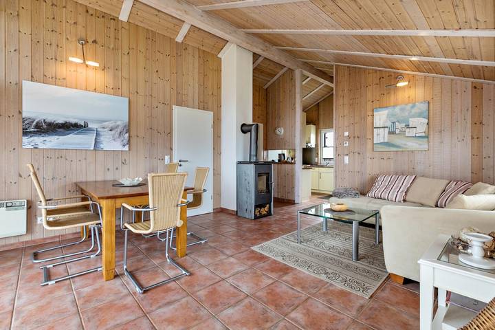 Ferienhaus "Tohuus" in der Nähe dem Strand mit Wlan, Terrasse & Garten in Wesselburenerkoog, Kreis Dithmarschen