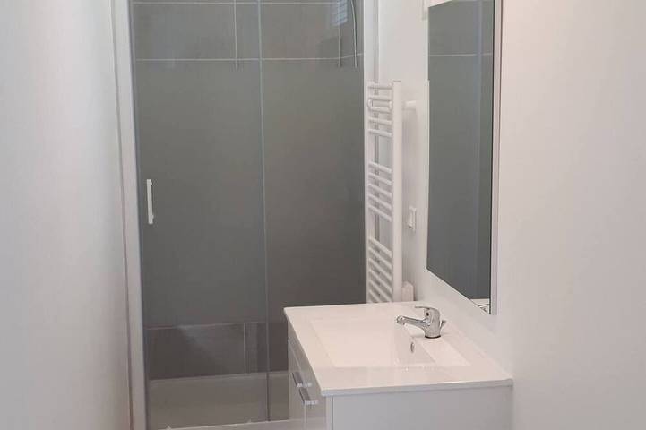 Apartamento entero, Small one-bedroom apartment near downtown in La Roche-sur-Yon, Valle del Loira